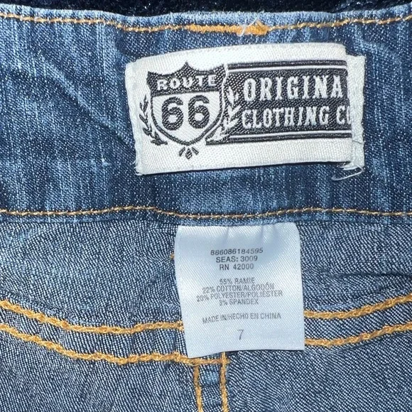 ✨ 2 / $8 Route 66 Blue Denim Shorts with Floral Embroidery - Picture 3 of 4